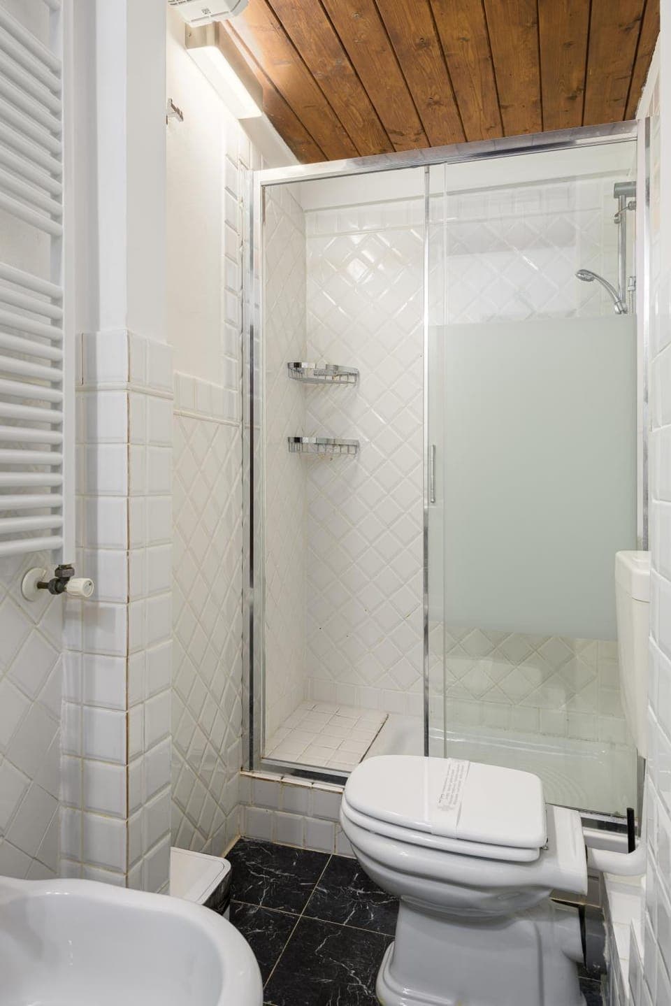 Shower, Toilet, Bathroom, bidet, towels