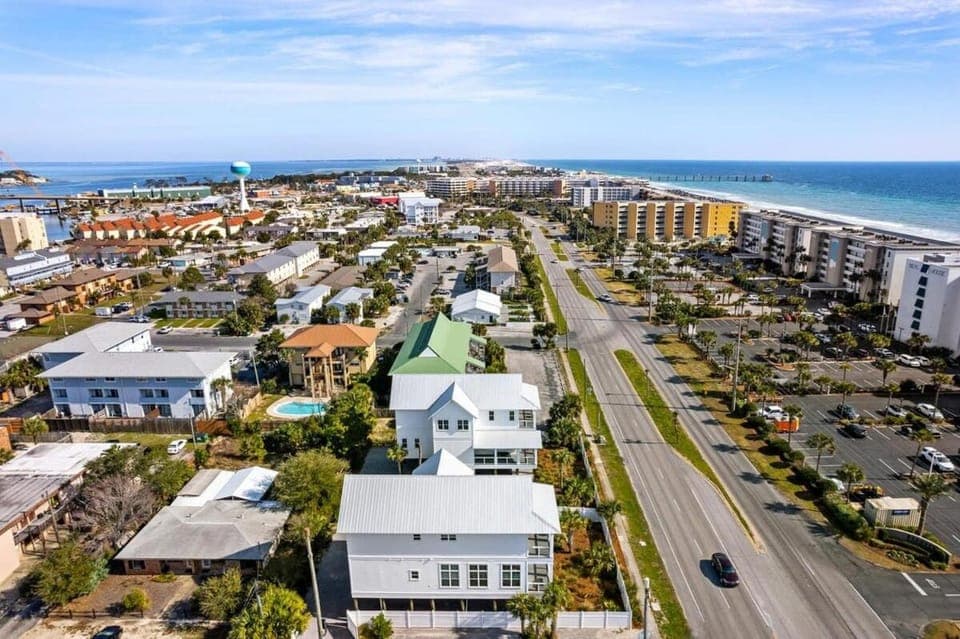 5 BR 4 BA Private Pool Beach luxury House in Okaloosa Island