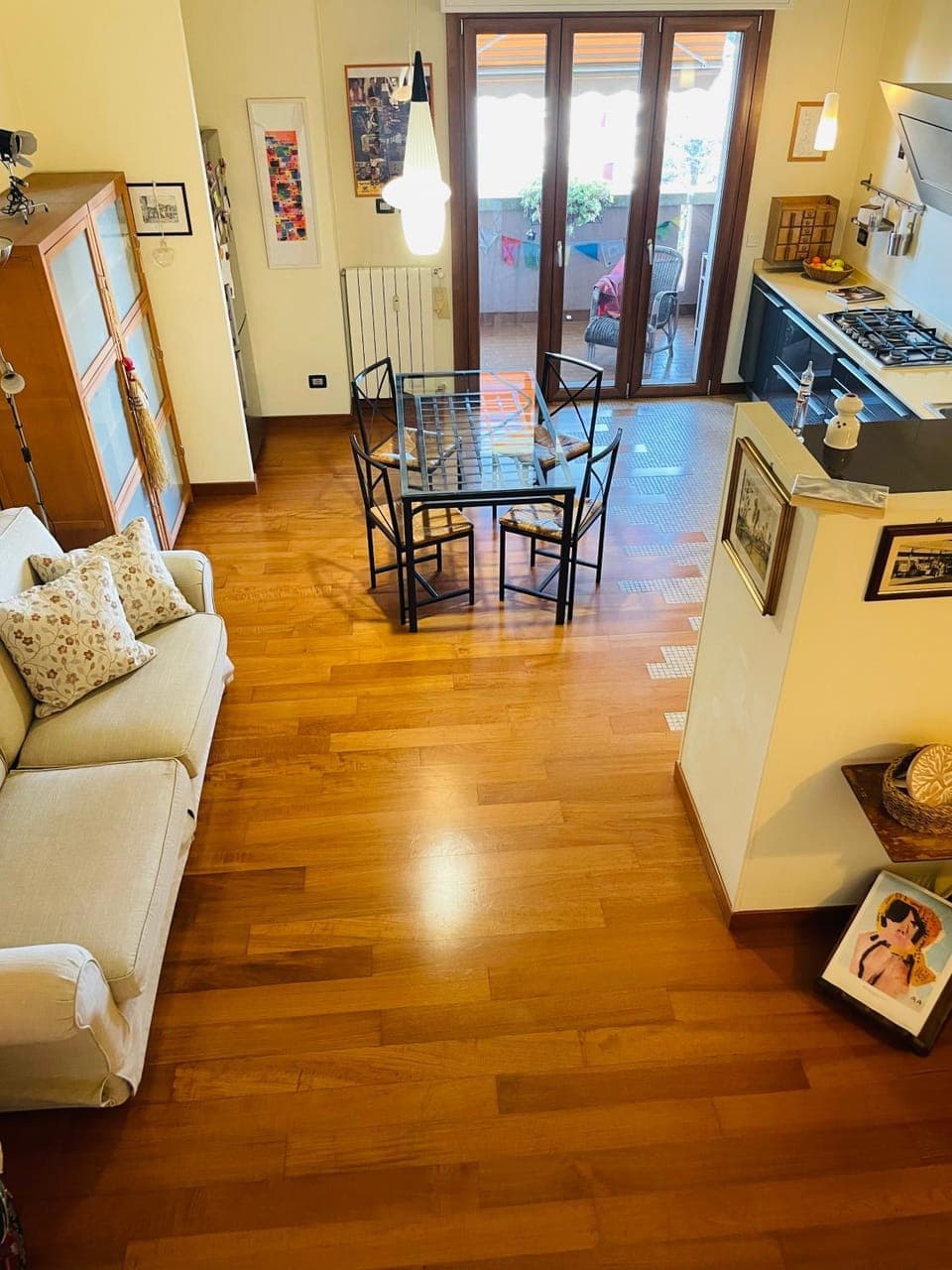 Kitchen or kitchenette, Living room