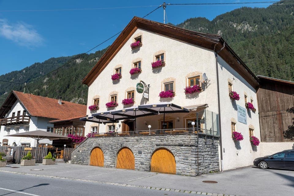 Property building, Spring