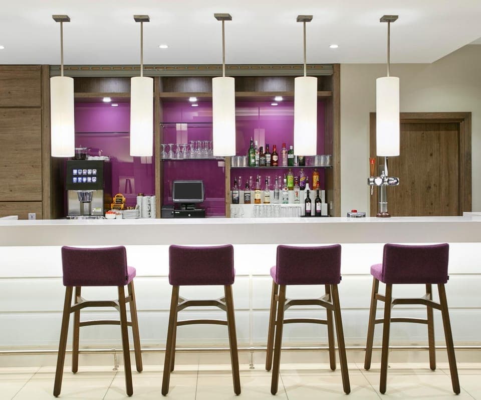 Lounge or bar, Lounge or bar