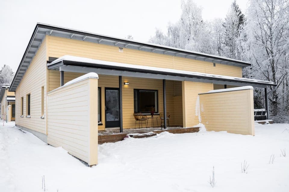 Property building, Day, Winter