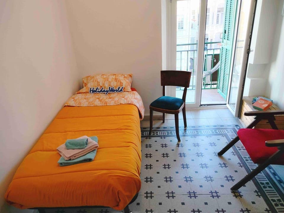 Bed, Photo of the whole room