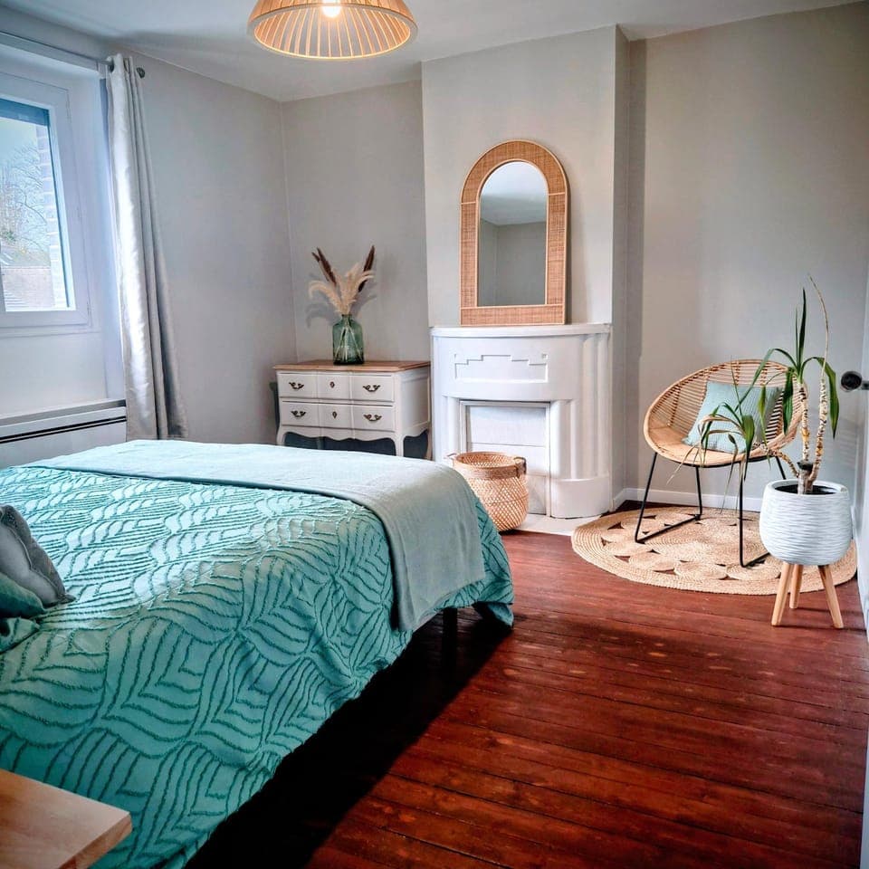 Bed, Photo of the whole room, Bedroom