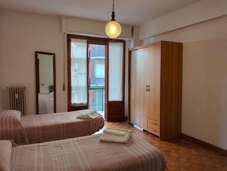 Bed, Photo of the whole room, Bedroom, internet, towels, wardrobe