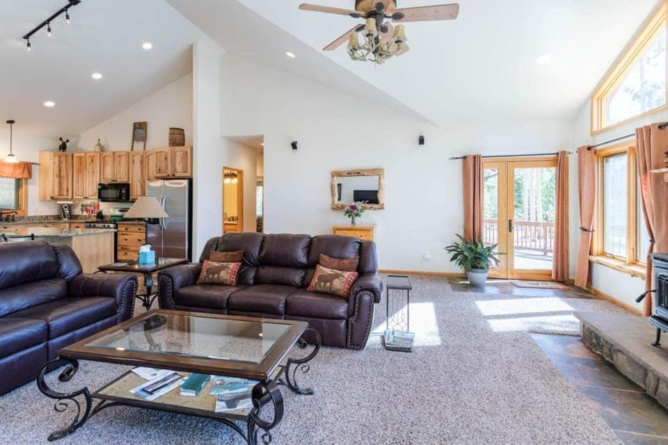 Spacious Pet-Friendly Grand Lake House House in Rocky Mountain National Park