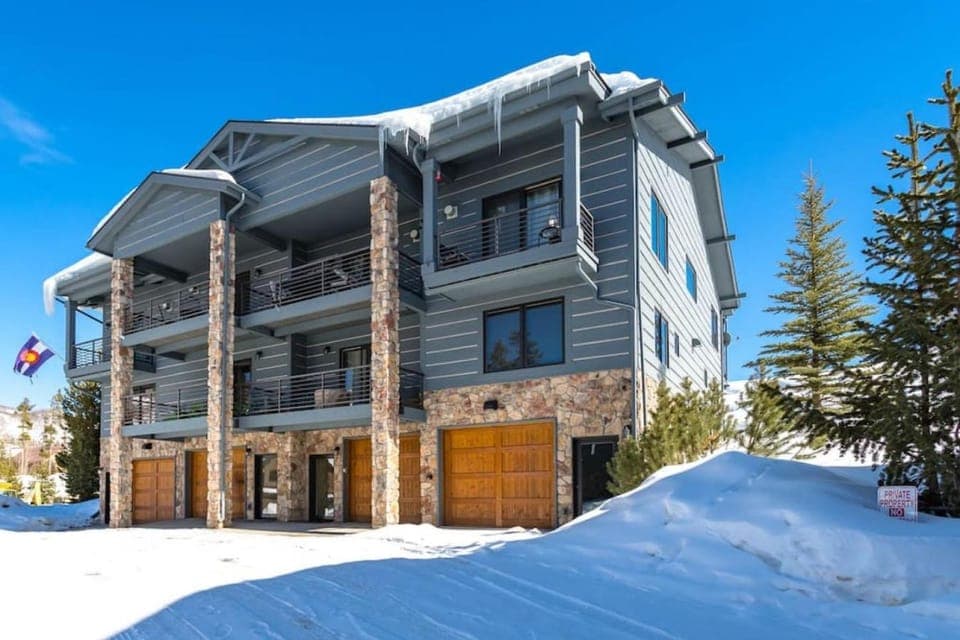 Love Grand Lake Townhouse Pet Friendly With garage Apartment in Grand Lake