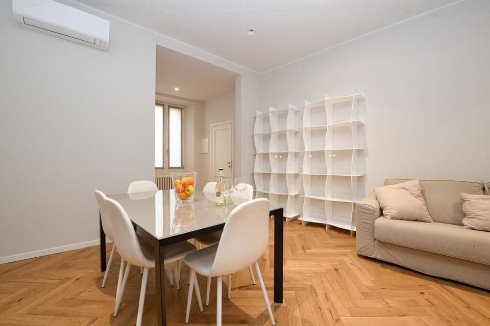 Living room, Seating area, Dining area, air conditioner