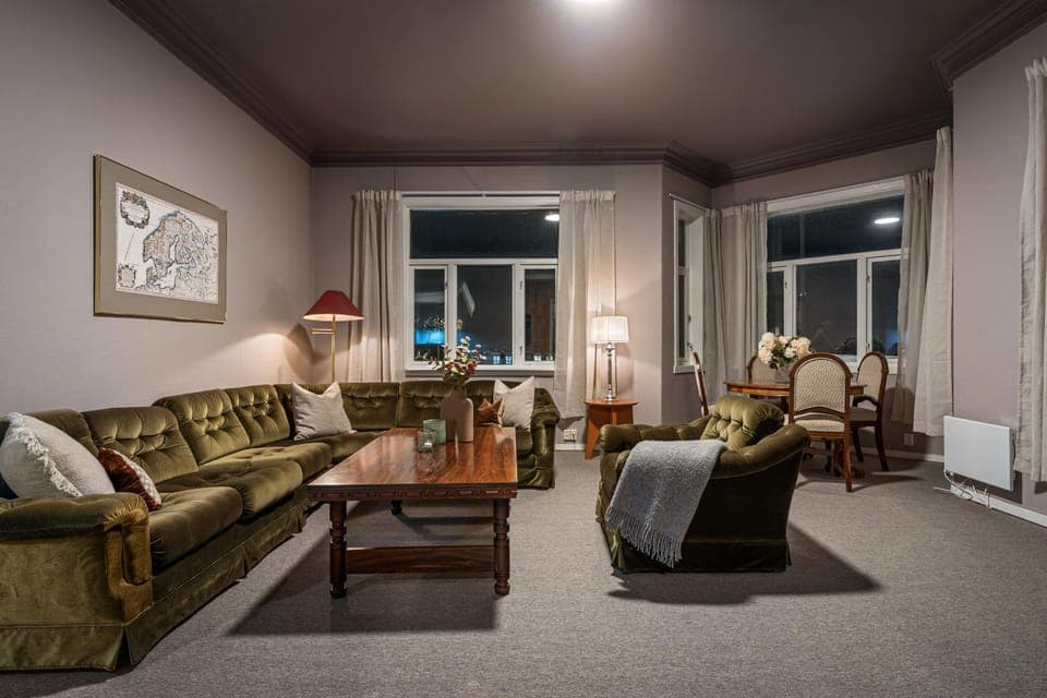 Living room, Seating area