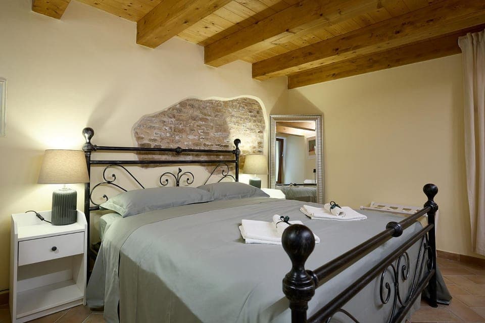 Bed, TV and multimedia, Photo of the whole room, Bedroom, internet