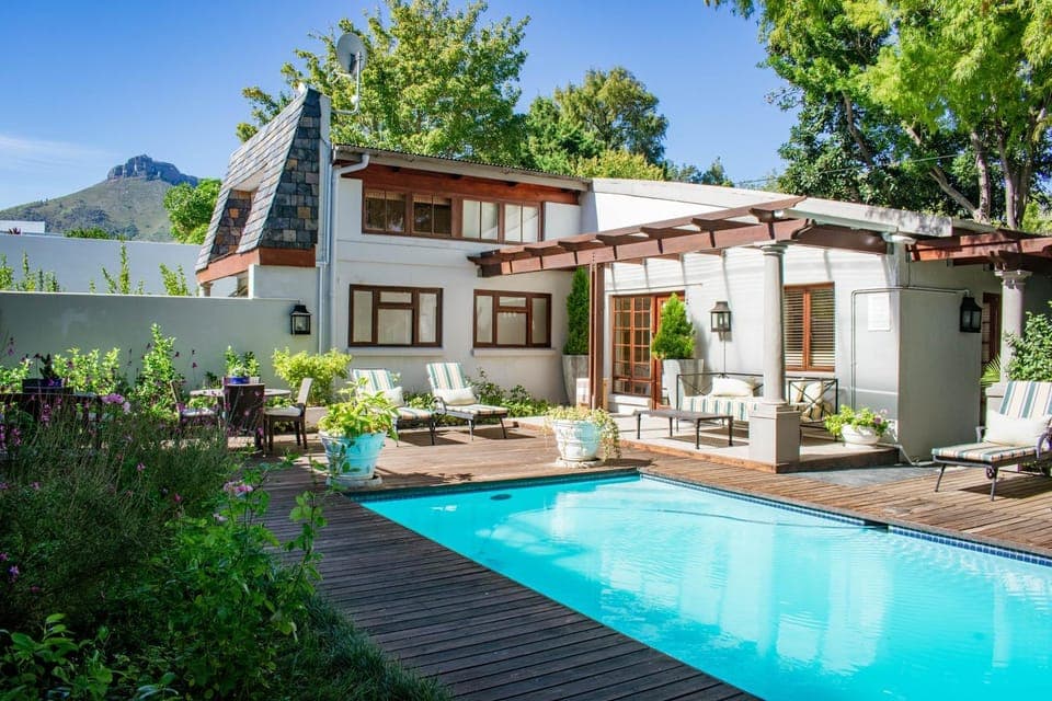 Property building, Natural landscape, Garden, Mountain view, Swimming pool, Swimming pool