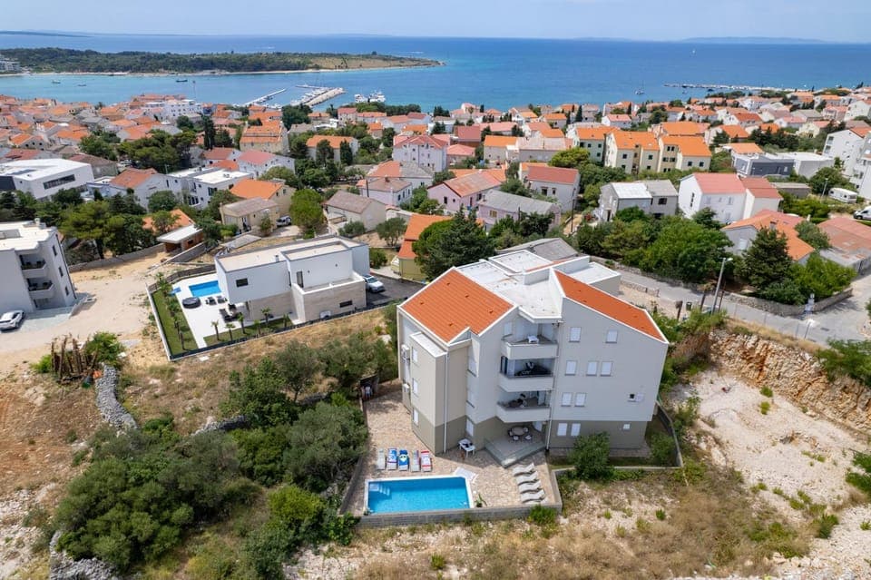 Property building, Swimming pool