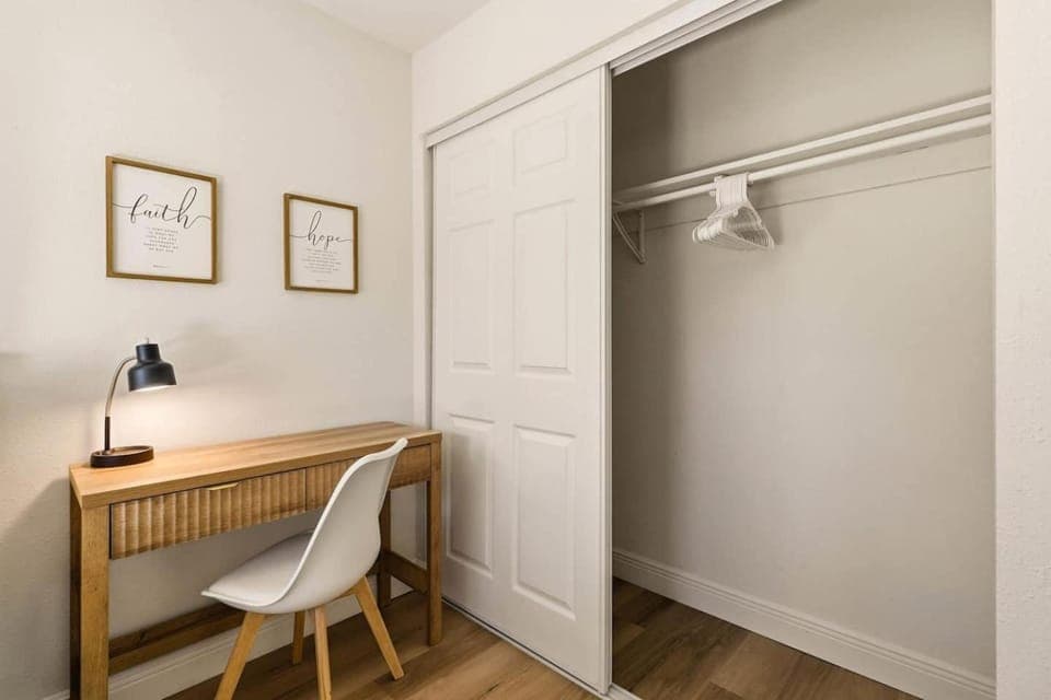 Host Hubble Private Rooms, Edmond Circle House in Auburndale
