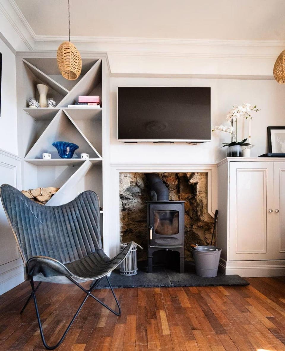 TV and multimedia, Living room, fireplace