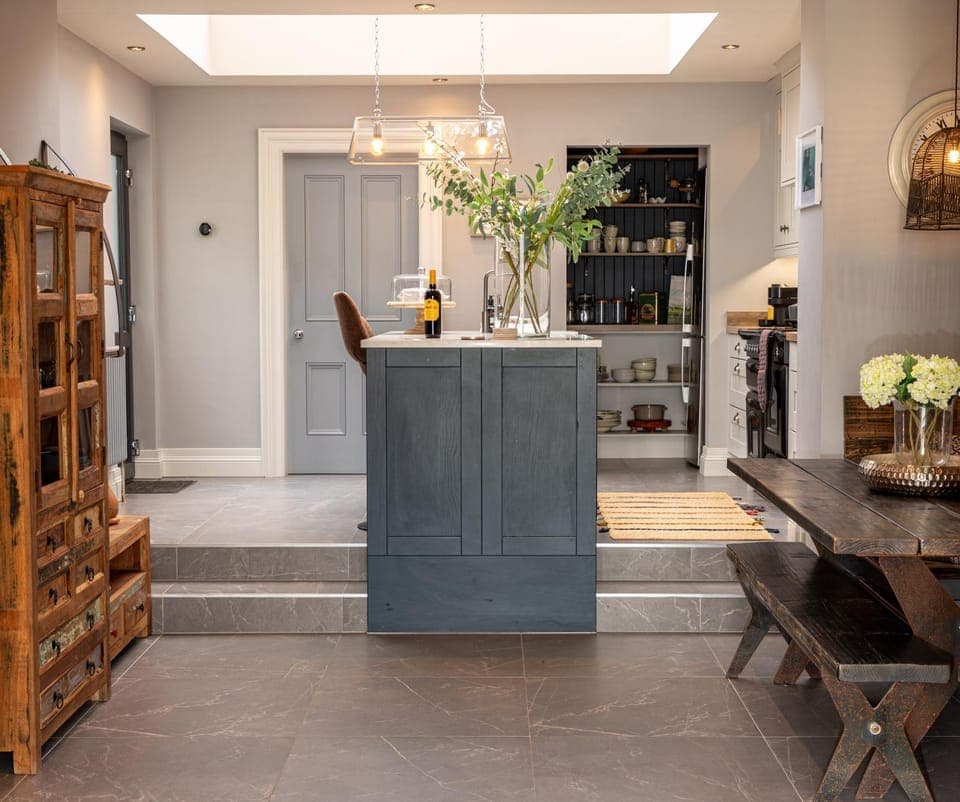 Dining area, kitchen