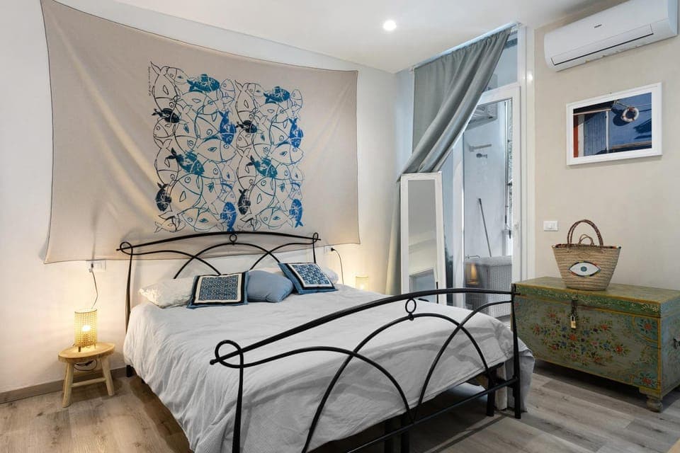 Living room, Bedroom