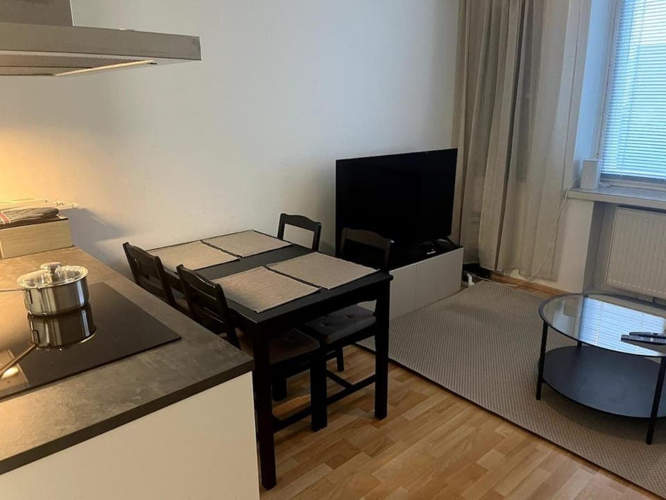 Renovated and modern apartment in Alppila Apartment in Helsinki