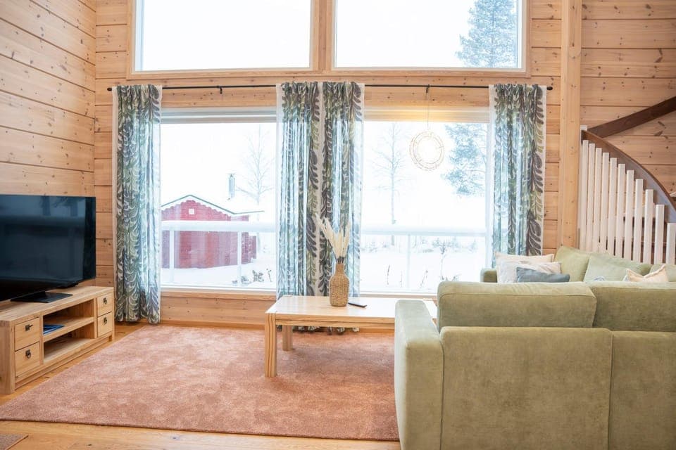 Photo of the whole room, Decorative detail, Seating area, Lake view, Landmark view