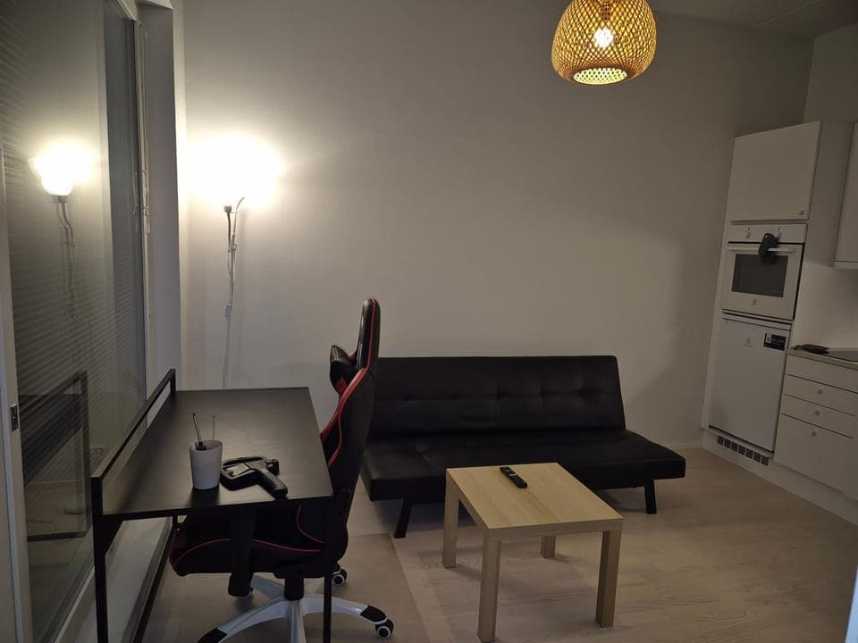 27m2 1-bedroom app, 8 floor, close to the airpor, train station and Myyrmanni shopping center Apartment in Helsinki