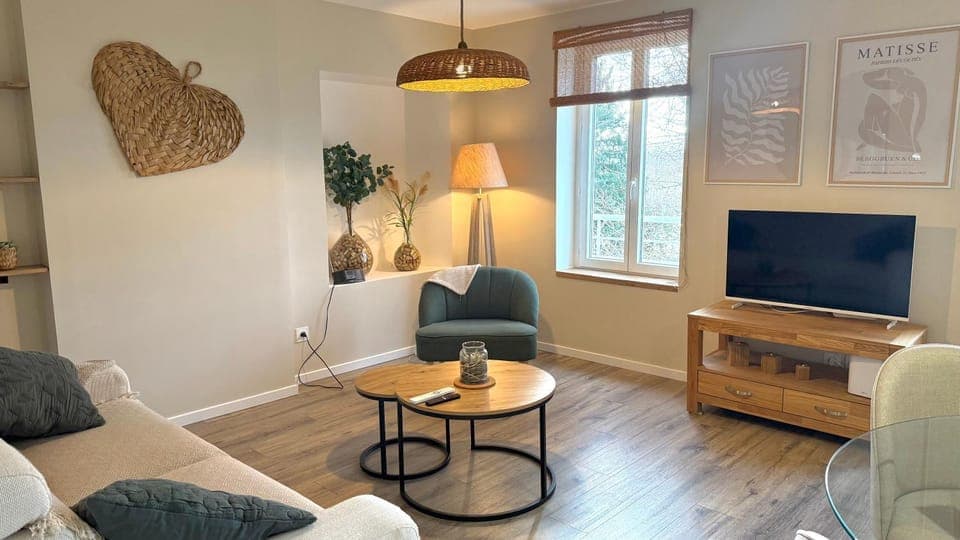 TV and multimedia, Living room, Seating area