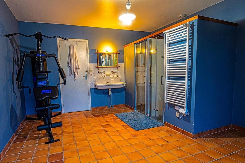 Shower, Fitness centre/facilities, Fitness centre/facilities, Fitness centre/facilities, Sports, Sports