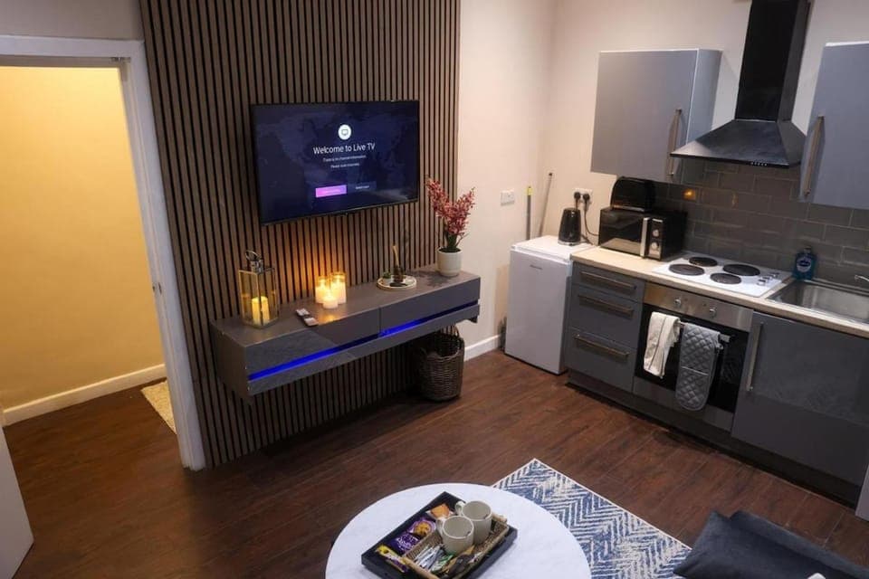 TV and multimedia, Kitchen or kitchenette, stove