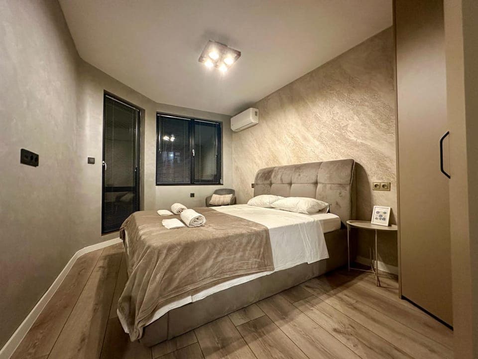 Bed, Balcony/Terrace, Photo of the whole room, Bedroom, towels, wardrobe