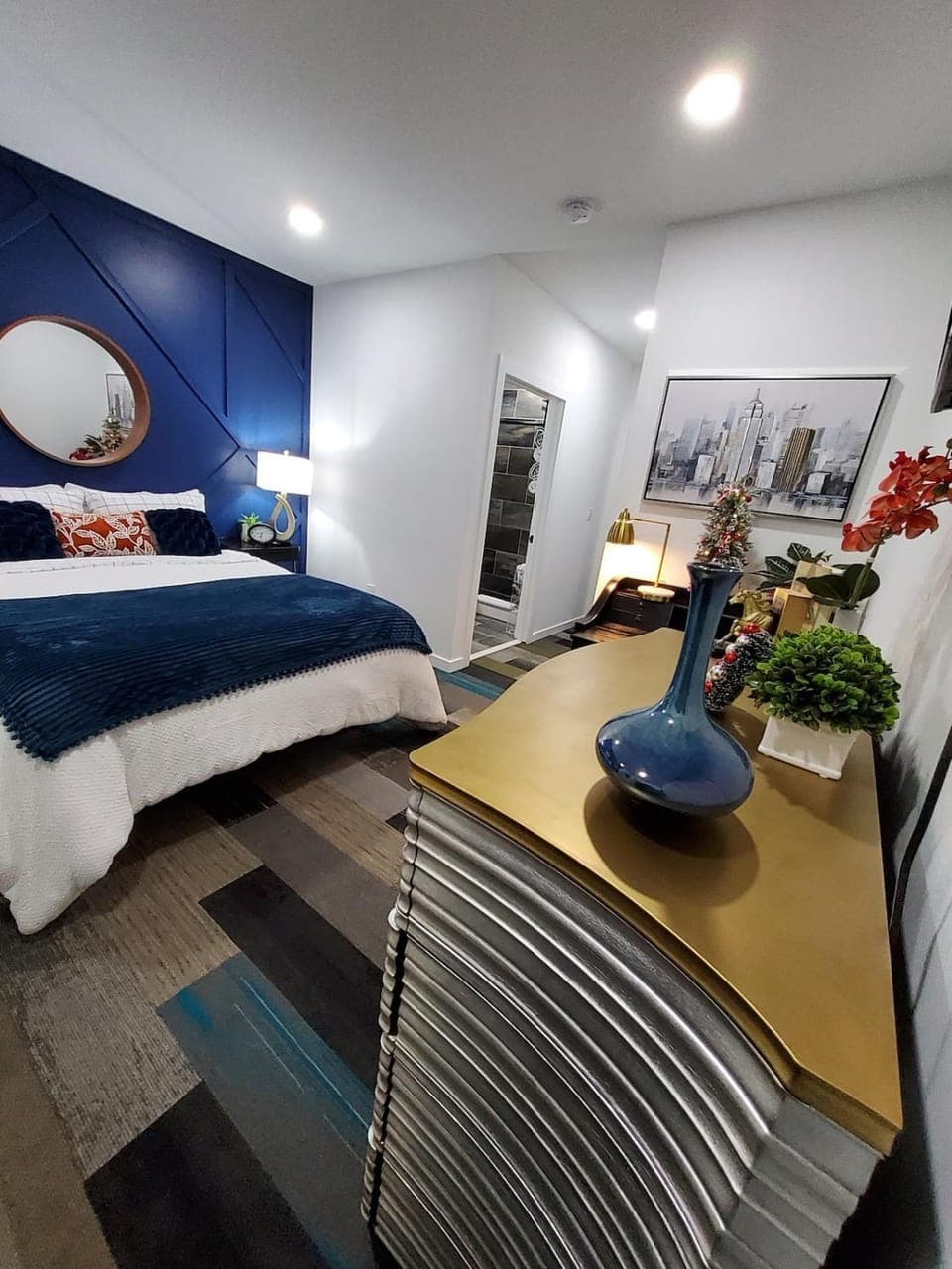 Fountain Square Dream Dwelling - Sleeps 8, Near Downtown, Stadiums & Nightlife House in Indianapolis