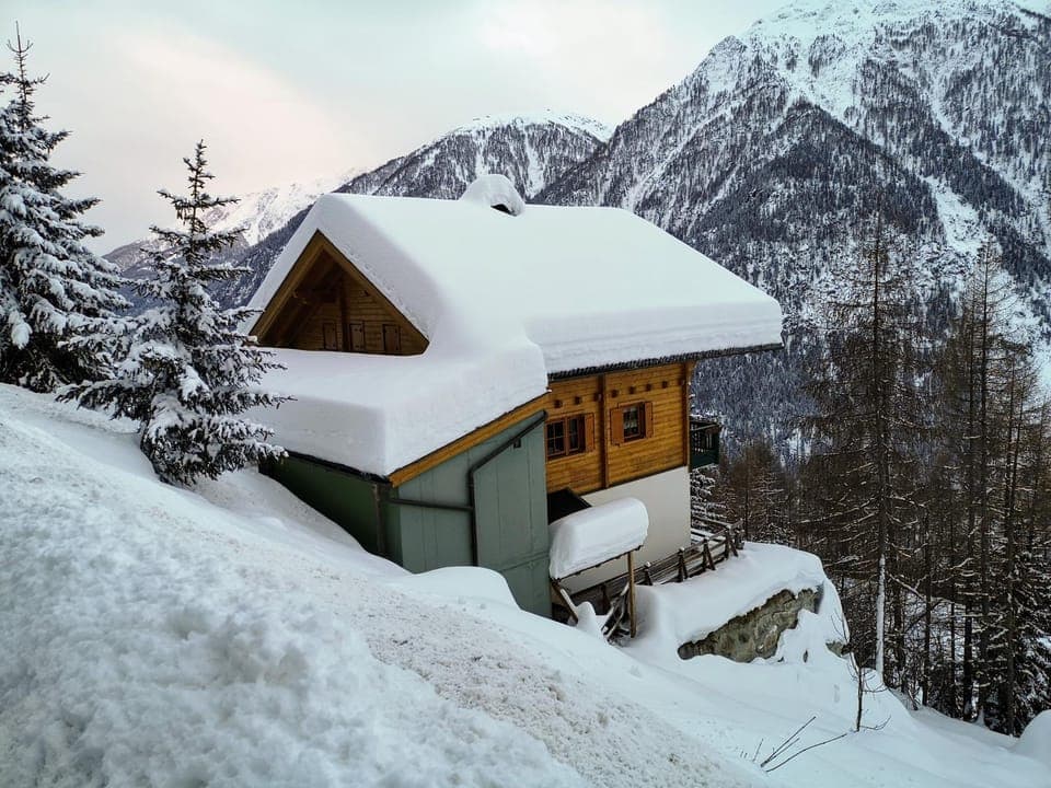 Property building, Skiing