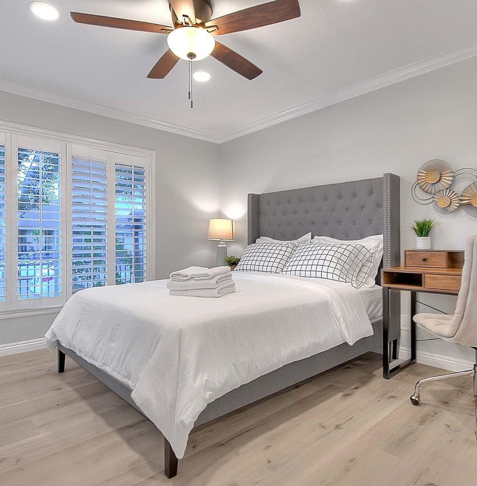 Bed, Photo of the whole room, Bedroom