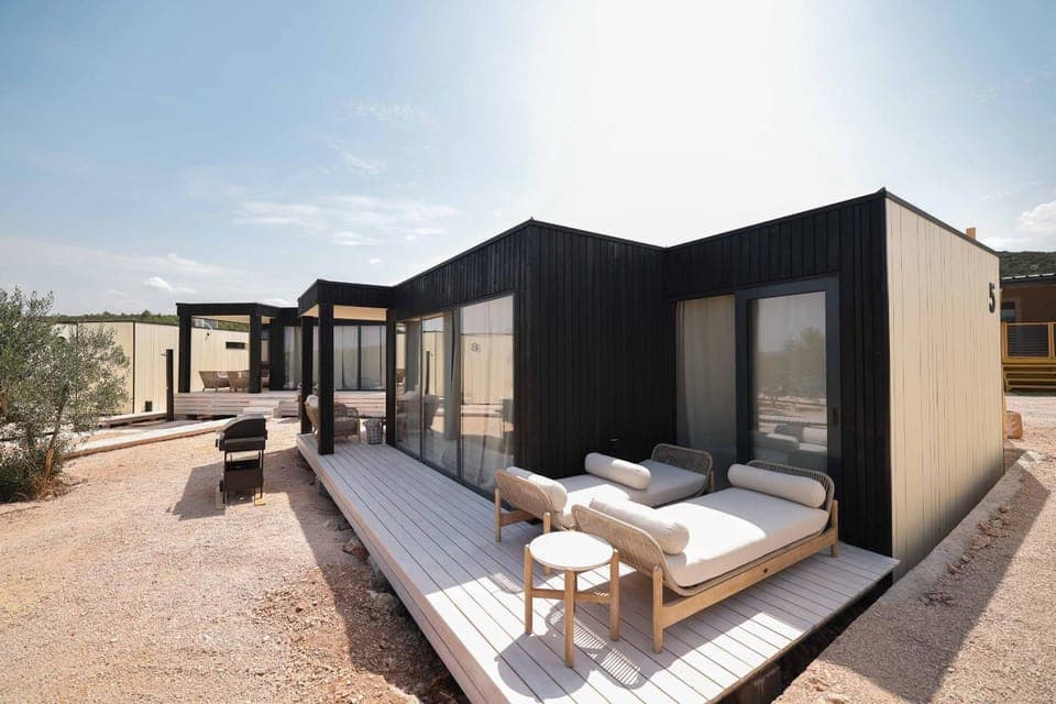 Property building, Balcony/Terrace