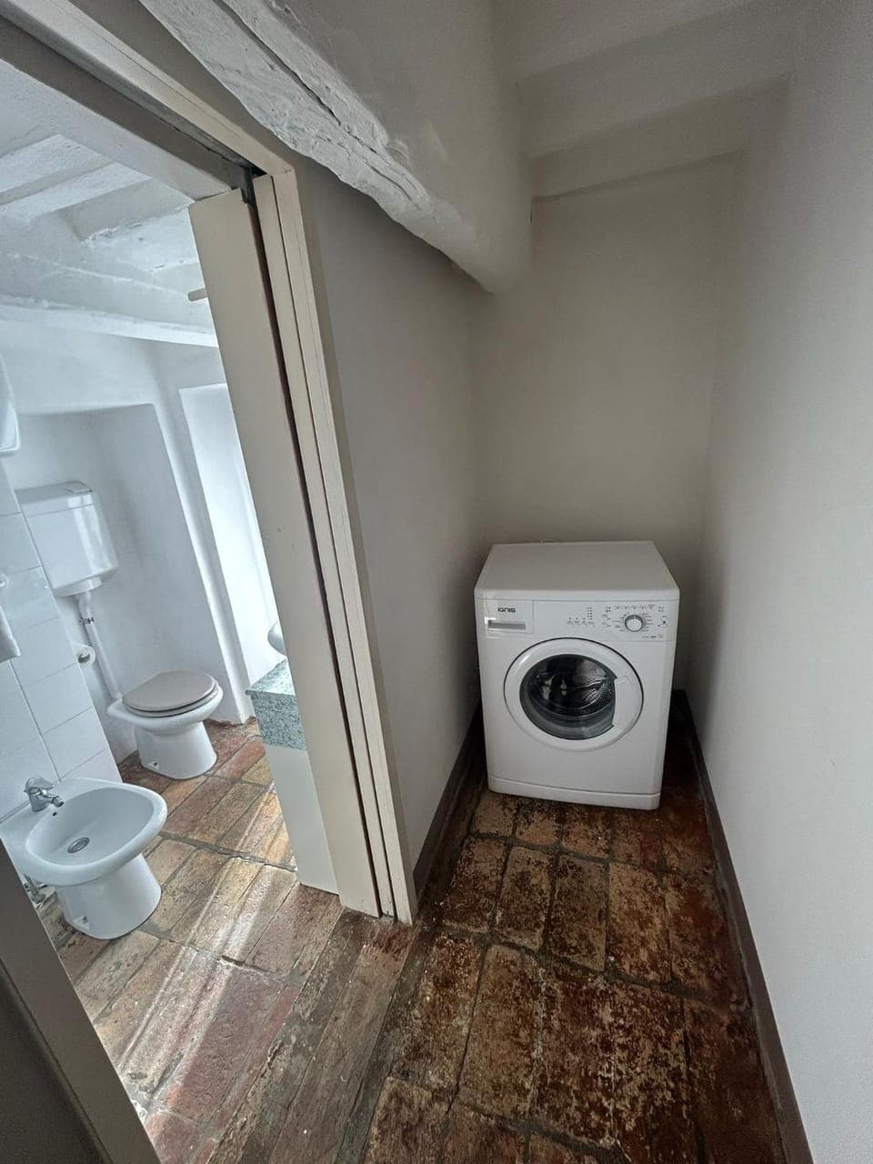 Toilet, Bathroom, washing machine