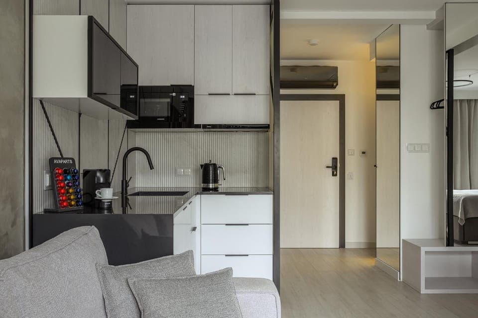 Kitchen or kitchenette