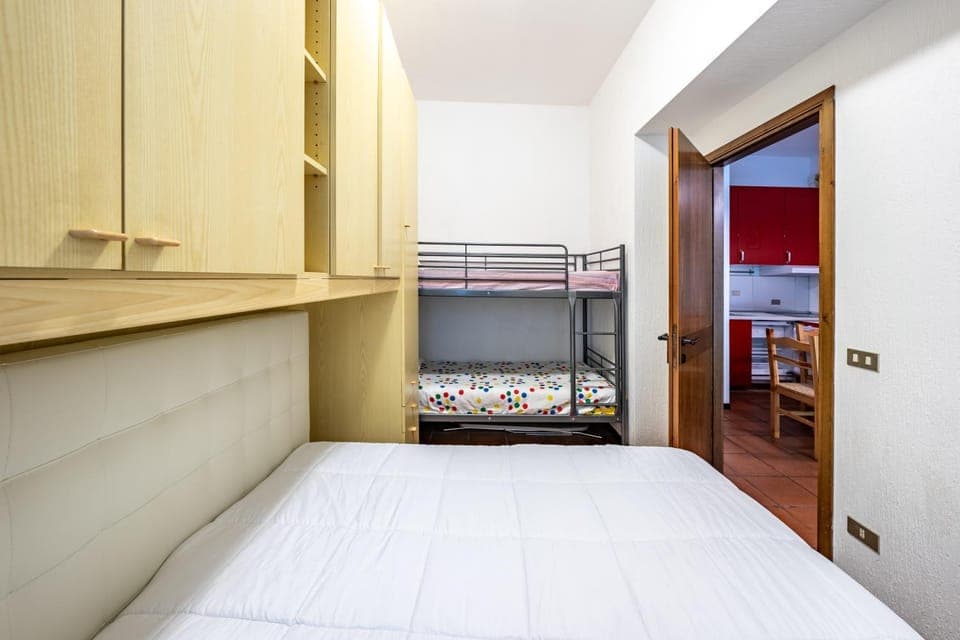 Bed, Photo of the whole room, Bedroom, wardrobe