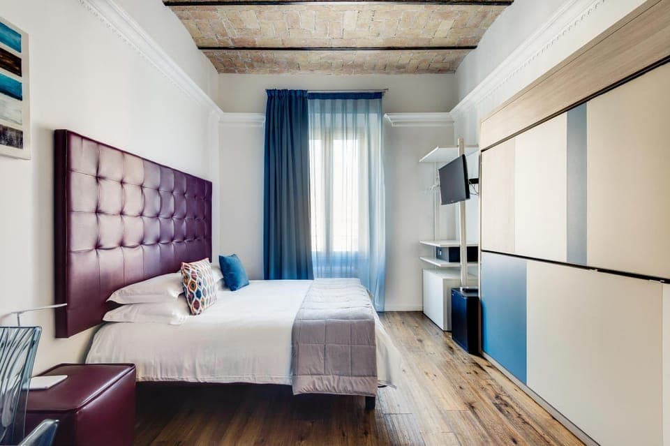 Photo of the whole room, Family