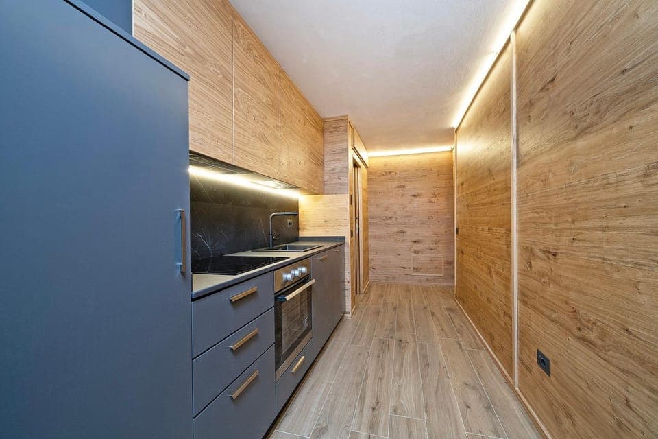 Kitchen or kitchenette