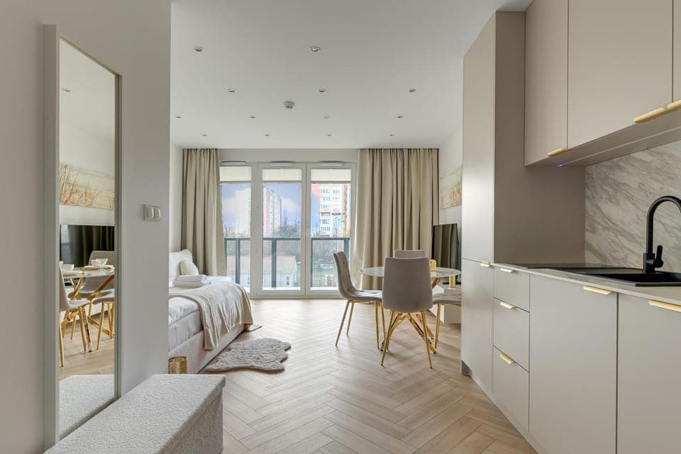 Bed, TV and multimedia, Kitchen or kitchenette, Living room