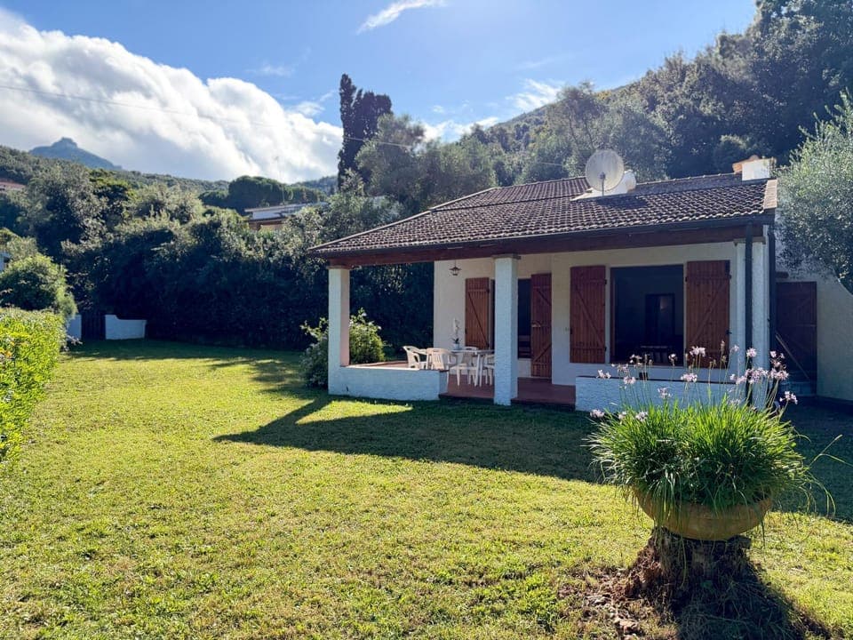 Property building, Natural landscape, Garden