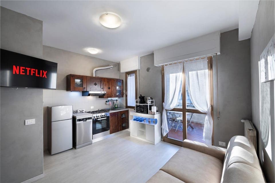 Kitchen or kitchenette, Living room, Seating area, oven, stove