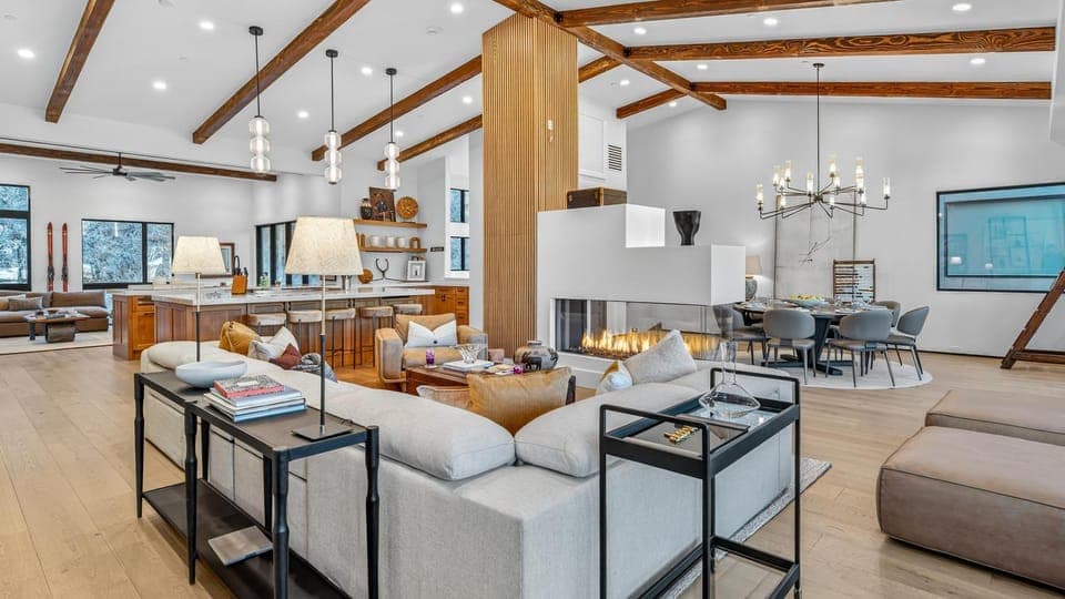 Living room, Dining area, fireplace