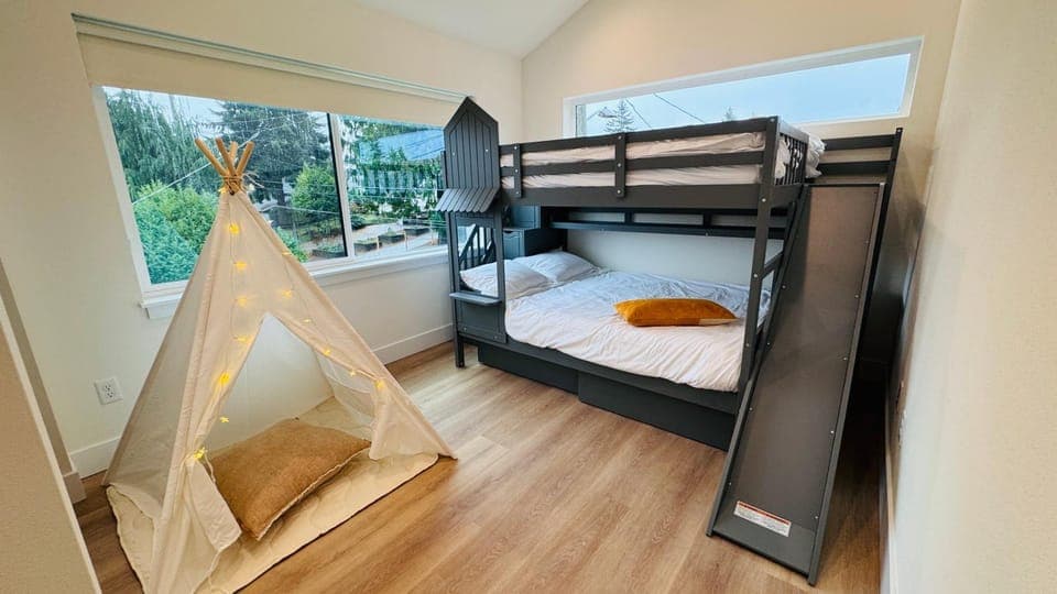 Bed, Bedroom, bunk bed