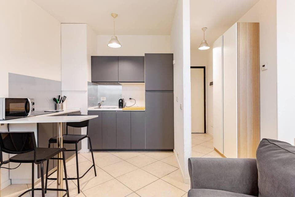 Coffee/tea facilities, Kitchen or kitchenette, microwave, kitchen, kitchen