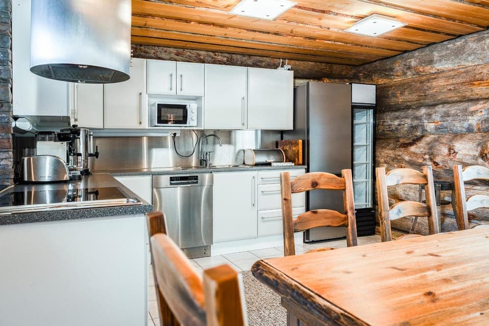 Kitchen or kitchenette, Dining area, dishwasher, oven, stove