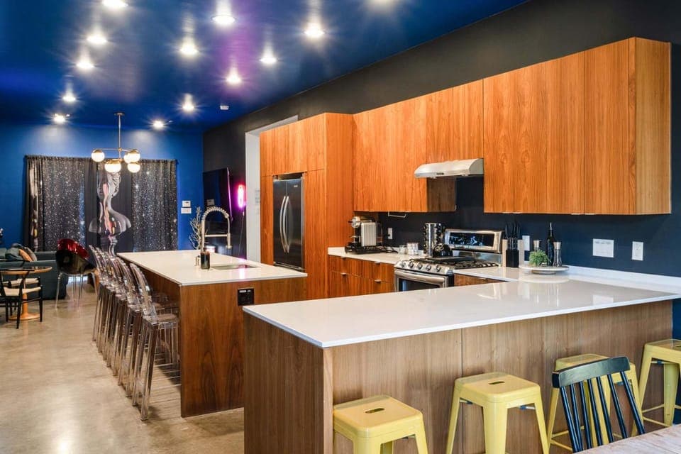 Kitchen or kitchenette, Seating area, Dining area, pet friendly, stove