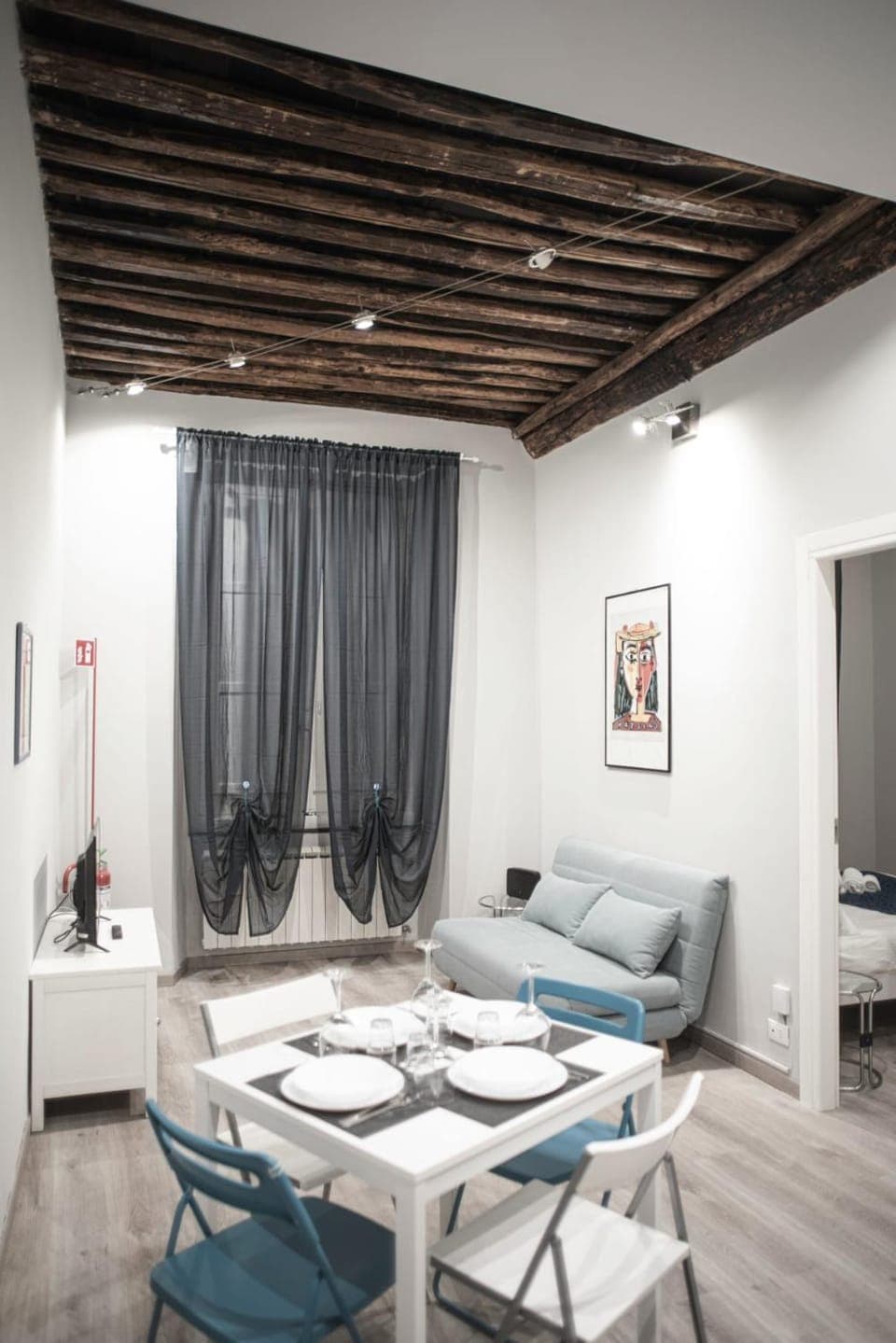 Seating area, Dining area