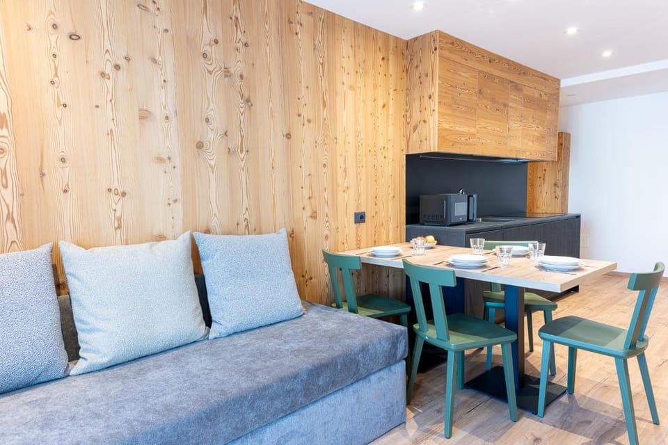 Kitchen or kitchenette, Living room, Dining area