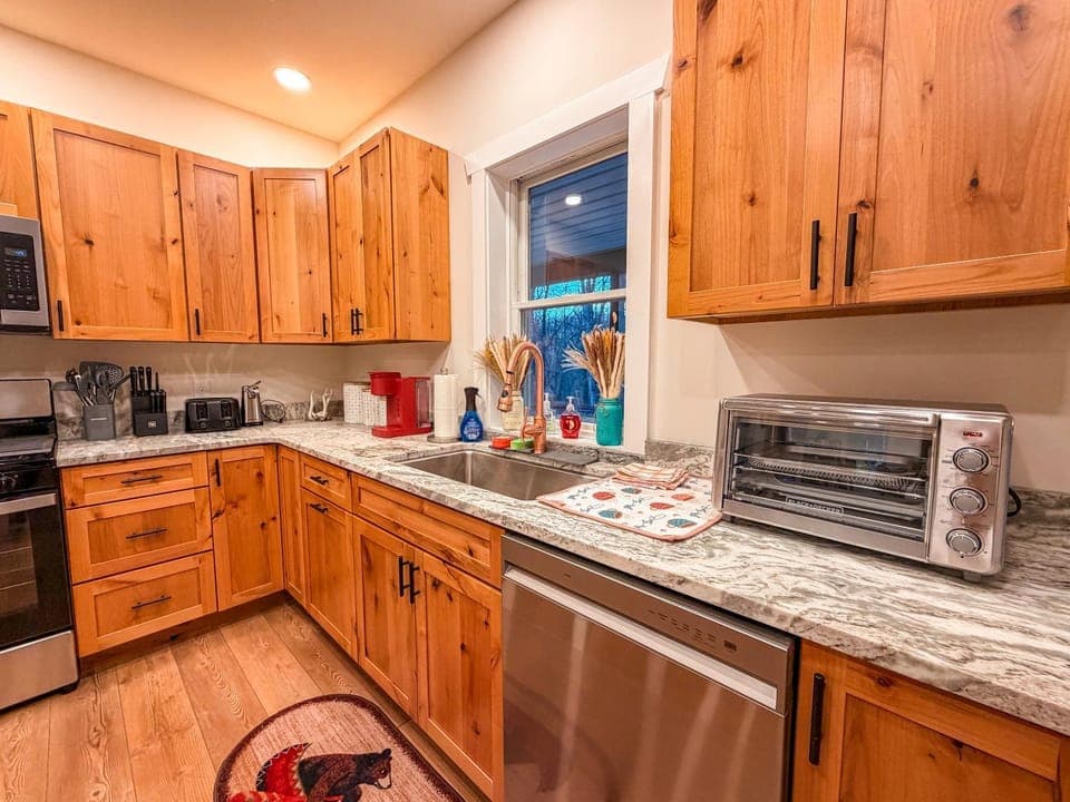 Snaggy Mountain Oasis- 3 bedroom with Hot Tub Near Trails House in Garrett County