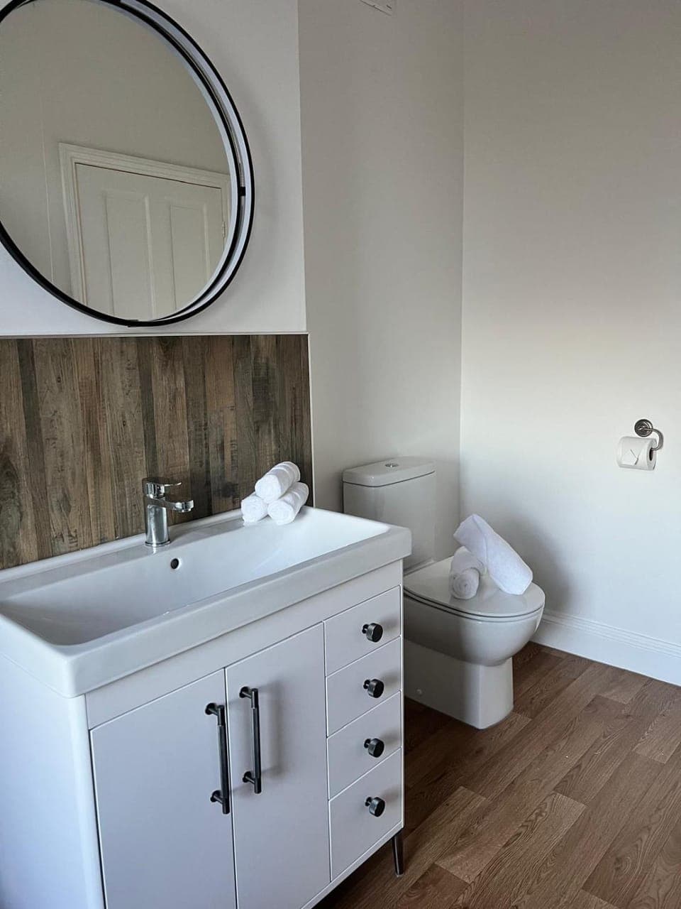 Bathroom, Bath, towels