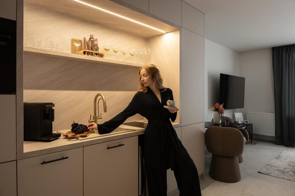 People, TV and multimedia, Coffee/tea facilities, Kitchen or kitchenette