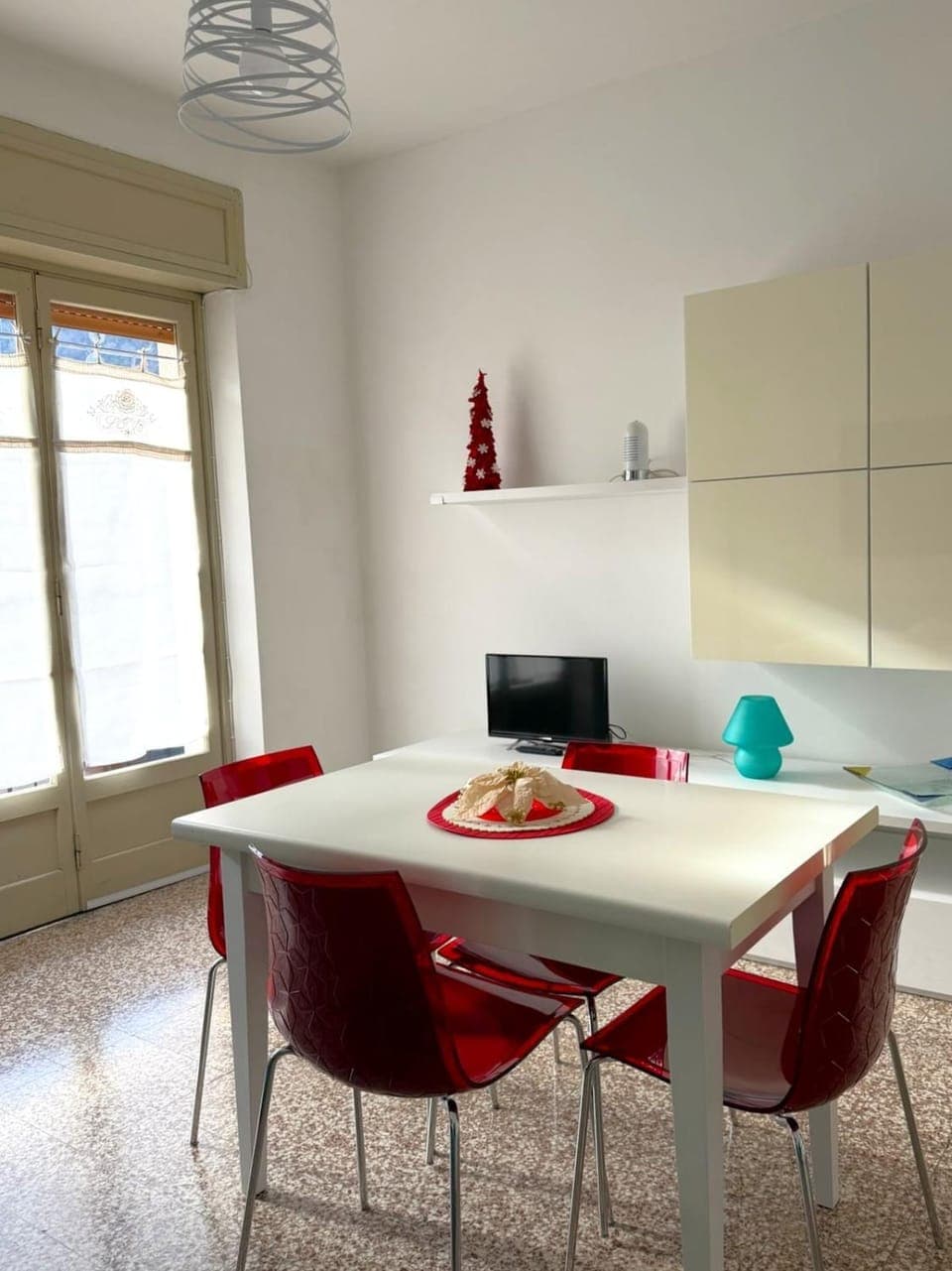 Seating area, Dining area